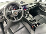 Certified 2025 Porsche Macan image 4