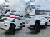 Used 2017 Jeep Grand Cherokee Laredo image 4