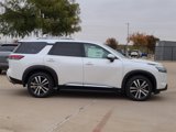 New 2025 Nissan Pathfinder Platinum image 4