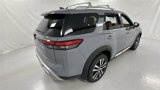 New 2025 Nissan Pathfinder Platinum image 3
