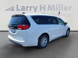 New 2025 Chrysler Voyager LX image 5