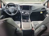 New 2025 Chrysler Pacifica Select image 6