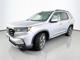 New 2025 Honda Pilot Touring image 3
