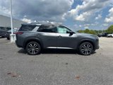 New 2025 Nissan Pathfinder Platinum image 3