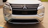 New 2025 Mitsubishi Outlander SE image 2