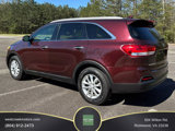Used 2017 Kia Sorento LX w/ LX Convenience Package image 4