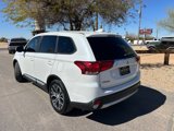 Used 2018 Mitsubishi Outlander SE image 3