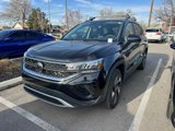 Used 2024 Volkswagen Taos SE w/ Panoramic Sunroof Package image 2