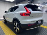 Used 2020 Volvo XC40 T5 Momentum image 5