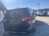 Used 2017 Chrysler Pacifica Touring-L image 5