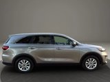Used 2019 Kia Sorento LX image 4