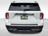 Used 2022 Ford Explorer XLT w/ Equipment Group 202A image 6
