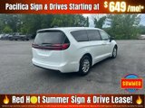 New 2025 Chrysler Pacifica Select image 4