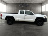 Used 2018 Toyota Tacoma 4x4 Access Cab image 2
