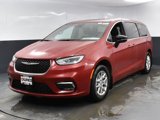 New 2025 Chrysler Pacifica Select image 3