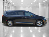 Used 2020 Chrysler Pacifica Limited image 2