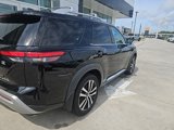 Used 2023 Nissan Pathfinder Platinum image 3