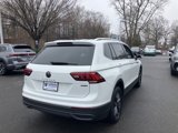 Certified 2022 Volkswagen Tiguan SE w/ Panoramic Sunroof Package image 3
