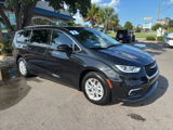 Used 2022 Chrysler Pacifica Touring-L image 2