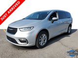 Used 2023 Chrysler Pacifica Touring-L image 2