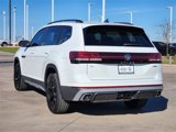 New 2025 Volkswagen Atlas Peak Edition SE image 4