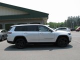 Used 2023 Jeep Grand Cherokee L Laredo image 3