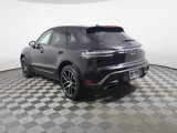 Certified 2024 Porsche Macan image 3