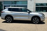 New 2025 Mitsubishi Outlander SE image 3