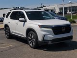 New 2025 Honda Pilot Touring image 2