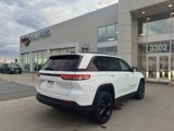 Used 2024 Jeep Grand Cherokee Altitude image 3