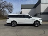Used 2024 Lincoln Navigator L Reserve image 2