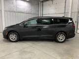 Certified 2023 Chrysler Pacifica Touring-L image 4