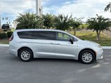 Used 2026 Chrysler Pacifica Select image 6