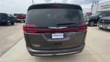 Used 2022 Chrysler Pacifica Touring-L image 3