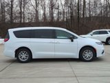 New 2025 Chrysler Pacifica Select image 6