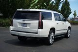Used 2017 Cadillac Escalade ESV Luxury image 3