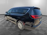 Used 2024 Chrysler Pacifica Touring-L image 5