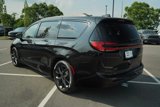 Used 2024 Chrysler Pacifica Limited w/ S Appearance Package image 3