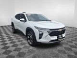 Used 2024 Chevrolet Trax LT w/ Driver Confidence Package image 2