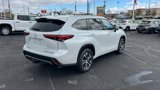 Certified 2022 Toyota Highlander XLE image 3