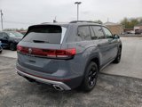 New 2025 Volkswagen Atlas Peak Edition SE image 4