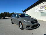 Used 2022 Chrysler Pacifica Touring-L image 2
