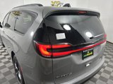 New 2025 Chrysler Pacifica Limited image 5