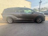 Used 2021 Toyota Sienna XLE w/ XLE Plus Package image 4