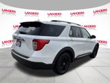 Certified 2023 Ford Explorer XLT image 3