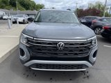 New 2025 Volkswagen Atlas Peak Edition SE image 4