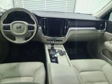 Used 2020 Volvo S60 T6 Momentum image 2
