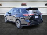 Used 2022 Toyota Highlander XLE image 5