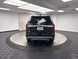 Used 2022 GMC Acadia SLE w/ Driver Convenience Package image 4