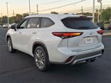New 2025 Toyota Highlander Platinum image 4